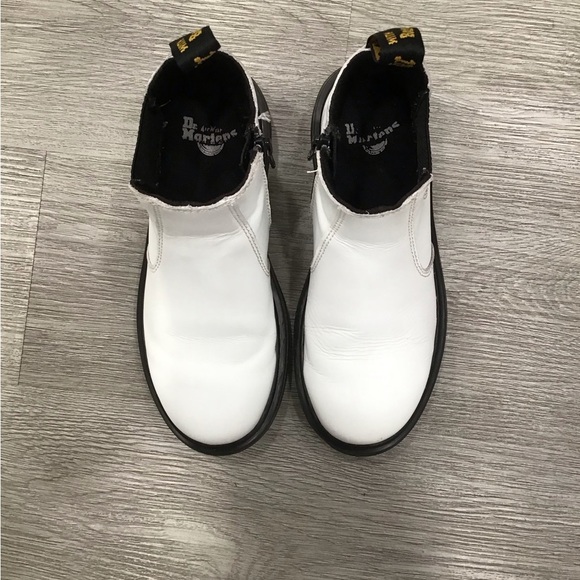Dr. Martens Romario Chelsea Boots White Black Style 2976 J Little Girls Size 2 - Picture 2 of 8